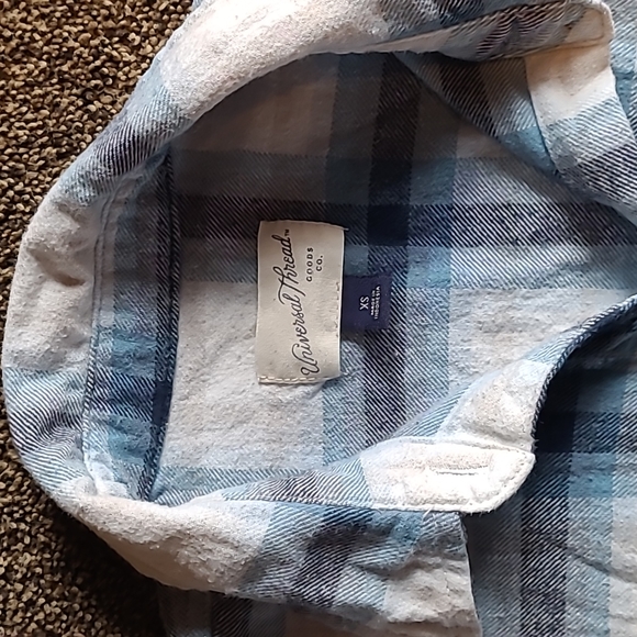 Universal thread  flannel shirt - Picture 2 of 6